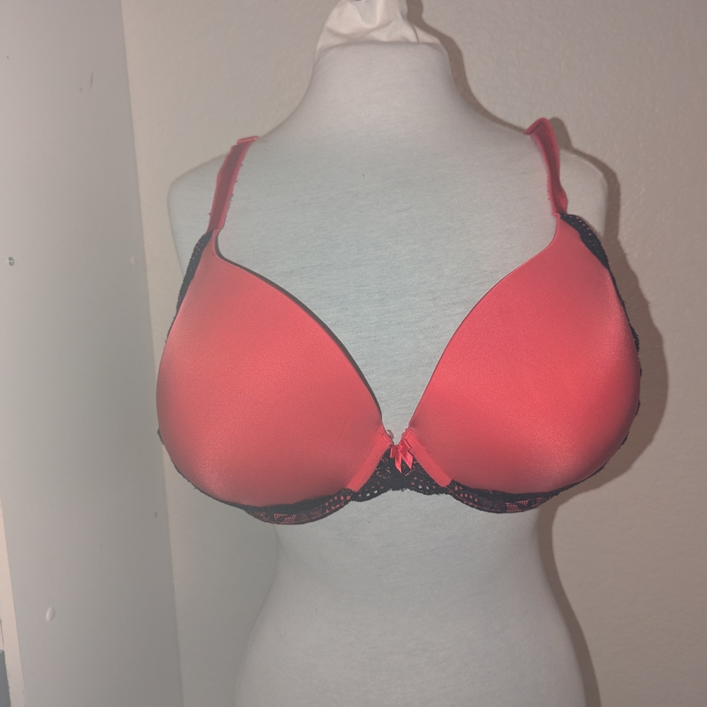 Cacique Pink and Black T-Shirt Bra with Underwire